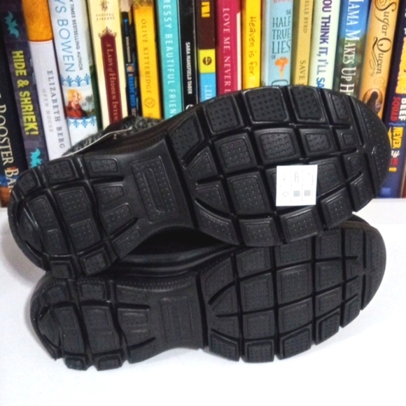 SKECHERS AIR-COOLED MEMORY FOAM COZY BLACK ANKLE BOOTS SIZE 6.5 NWT - Picture 8 of 11